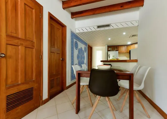 Edificio Bay Point Con Balcon 305