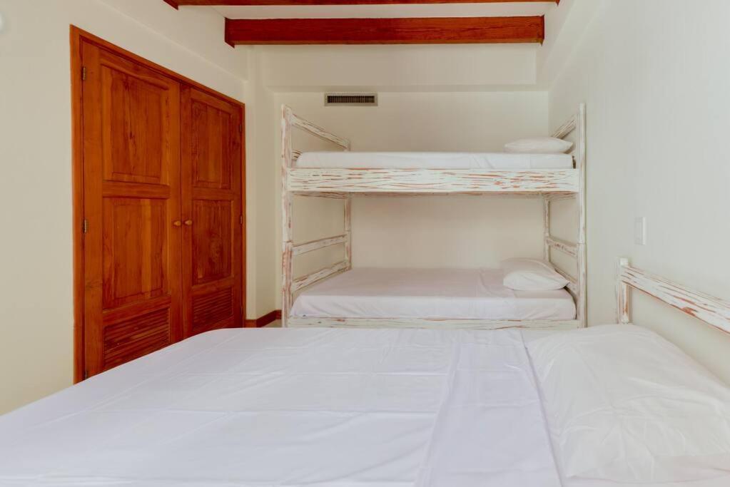 Apartment Edificio Bay Point Con Balcon 305 *